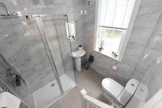 Harrogate Self Catering - King's View - Overlooking Harrogate Convention Centre -Private Parking - Harrogate - 6
