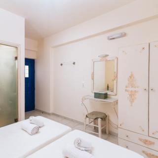 Zorbas Apartments-Am Strand von Lentas - 1
