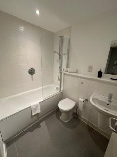 2 Bedroom Flat - Bedford - 5