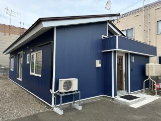 Blue house - Furano - 0