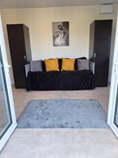 Quiet countryside studio apartment - recently renovated and amazing views - 3