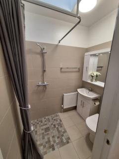 Quiet countryside studio apartment - recently renovated and amazing views - 2