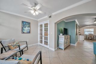 1st Floor Beauty Right By The Beach - Clearwater Beach - 8
