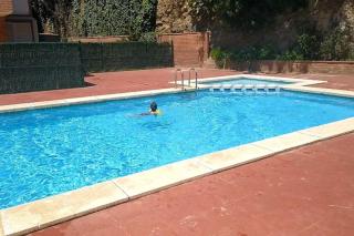 Luminoso y amplio apartamento con piscina - Llança - 0