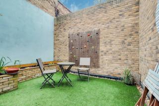 Spacious 2 bed 2 bath Kings Cross Apartment - 5