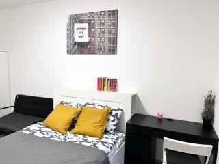 New 2022 Family&Friends Downtown AC 3BR 2BA FREE PARKING big Balcony near Metro&Train Station SELF CHECK-IN Apt - 1