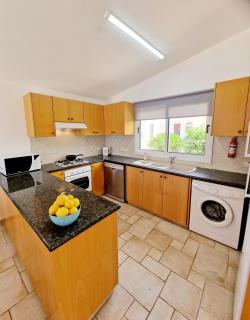 3 Bedroom Villa, close to Coral Bay strip and the beach - Paphos - 4