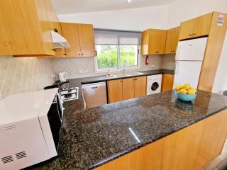 3 Bedroom Villa, close to Coral Bay strip and the beach - Paphos - 5