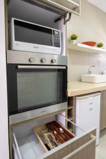 ROMSUITES - German colony main street, Bahai gardens, City Centr - 6