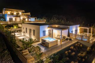Mnḗmē Suites & Villas - Kastrí - 0