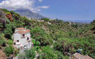Exclusive 6 Bedroom Modern Chic Villa with a Private Pool and Amazing Ocean view - Benahavís - 5