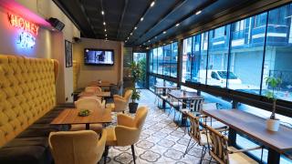 Homey AirPort Hotel - 8