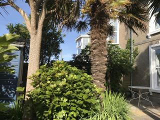 Porth House, with south facing courtyard garden! - 2