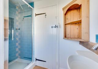White Cottage - 4