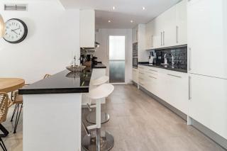 Beach side family apartment with 3 Spacious Bedrooms in San Pedro - Marbella - 8