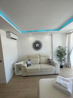 Exclusivo Estudio Piscinas, conserjería 24 h - Benalmádena - 4