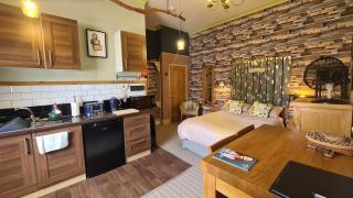 The Alder Studio @ The Pheasant - Telford - 0