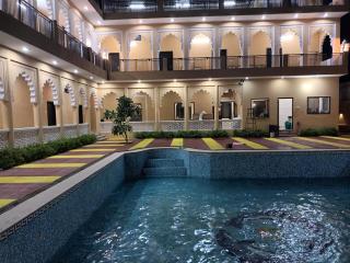 L S Haveli - A Heritage Lake View Haveli - 9