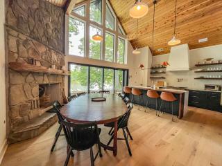 New Construction Beautiful Lake Front and Beautiful Home - Oakland - 7