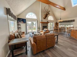 Newly Renovated Super Close Lake Access Dock Walk to Ski Slopes at Wisp - 7