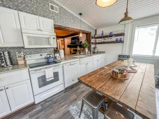 Comes with canoe and kayak use Lake house with hot tub and fire pit - Oakland - 4