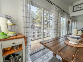 Comes with canoe and kayak use Lake house with hot tub and fire pit - Oakland - 1