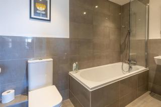 X-Large two bedroom & two bathroom apartment with free evening parking - Southampton - 4