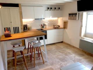 Au calme dans le centre avec terrasse et clim - 8