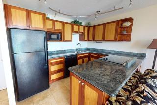 36th Floor Deluxe Ocean View Condo with Free Parking & Wifi condo - 7