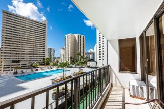 Deluxe Condo with Pool View, Free Parking & Wi-Fi - Honolulu - 1