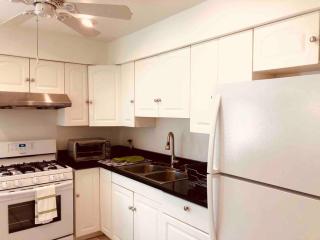 The Ultimate Escape. Unpack, Relax, Enjoy!Sleeps14 - Elmhurst - 7