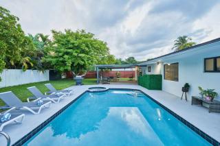 Top Location Villa at Highland Lakes Blvd BY THE GLAMHOMES - 0