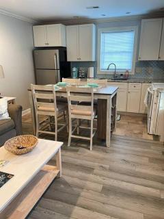 Crow's Nest - Private Guest Apt Near Bike Trail/3.7 mi to Beach - 3