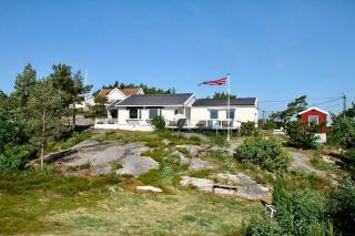 Southern cottage with terrace and magnificent view - Lillesand - 0