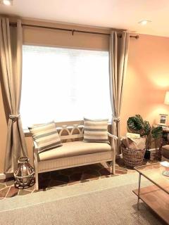 Beach gem! Hot Tub/EV/2bd/3.7mi beach/.5mi outlets - 4