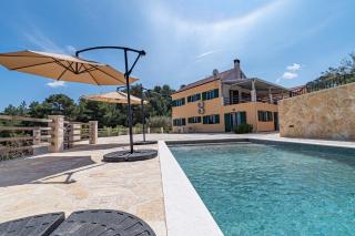 Apartments Silent Olive Garden - Vela Luka - 0
