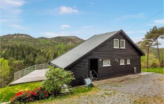 Beach Front Home In Førde I Hordaland - 3