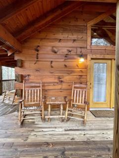 Romantic Laurel Wood Home with Private Hot Tub - Tellico Plains - 8