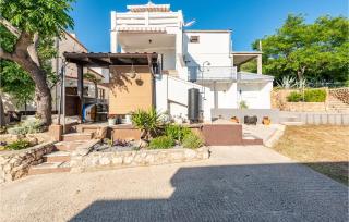 Amazing Apartment In Stara Novalja - 3