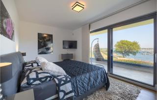 4 Bedroom Gorgeous Home In Pomer - Pomer - 4