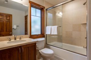 Grayfox #4 3 Bedroom 3 Bathroom Sleeps 8 Walk to Village Gondola - Mammoth Lakes - 4