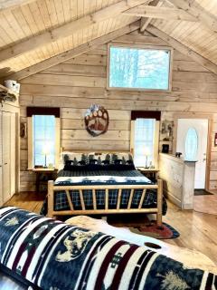 Crazy Bear - Motorcycle Friendly Home with Hot Tub and Grill - 1