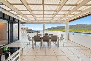 Luxury Oceanview Penthouse Cairns City - Cairns - 0