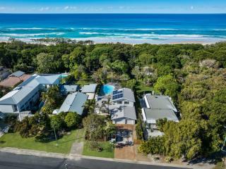 Kirra Beach House - relax in pool & sauna - Suffolk Park - 8