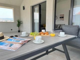 Beachfront house Olbia with private parking - Trogir - 6