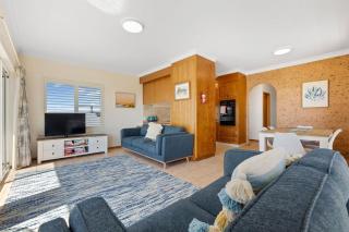 Unit 2 12 Ballingalla Apartments - Narooma - 6
