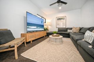 Stylish, Beachside 4 b/r Dream Home - 8 guests ZD7 - 9