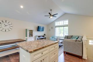 Serene Pentwater Getaway with Yard Near Lakes - Pentwater - 4