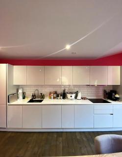 Sublime waterfront retreat with private terrace - Bristol - 4