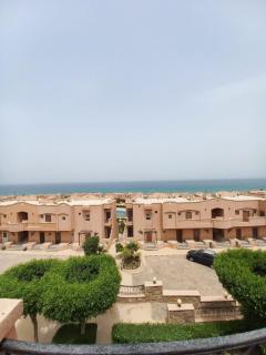 Sea Breeze شاليه مواجة للبحر Empire Resort العين السخنة - 7